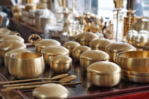 食器を処分するための無料サービスはどこで利用できる？