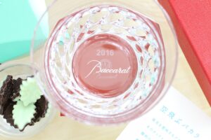 バカラ食器の買取で高額査定を受けるためのポイントは？