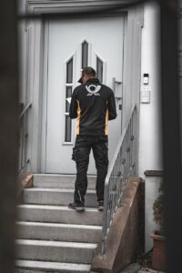 贈答品の宅配や買取に必要なダンボールの選び方は？